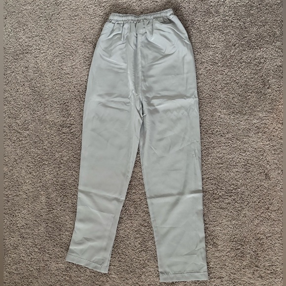 Kids Grey and white very light weight pants
Size-M in kids - Picture 2 of 6